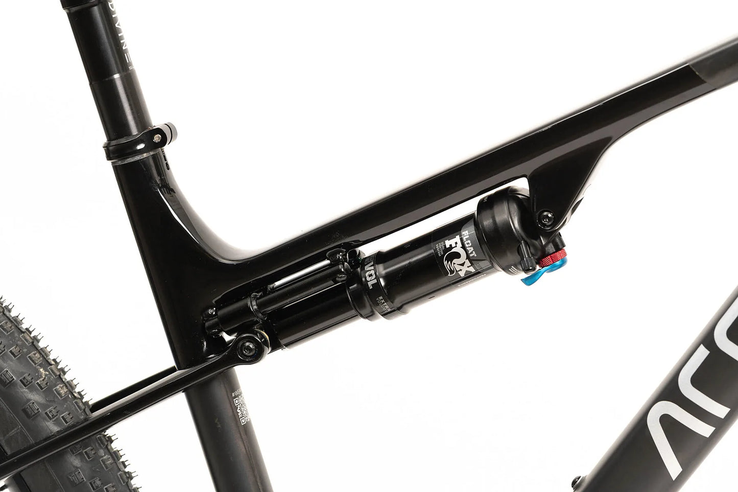 ARC8 EVOLVE FS Pure Black with Fox Performance Suspension
