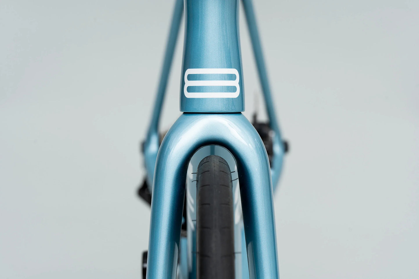 ARC8 ESCAPEE Head Tube front on details showing 8 logo