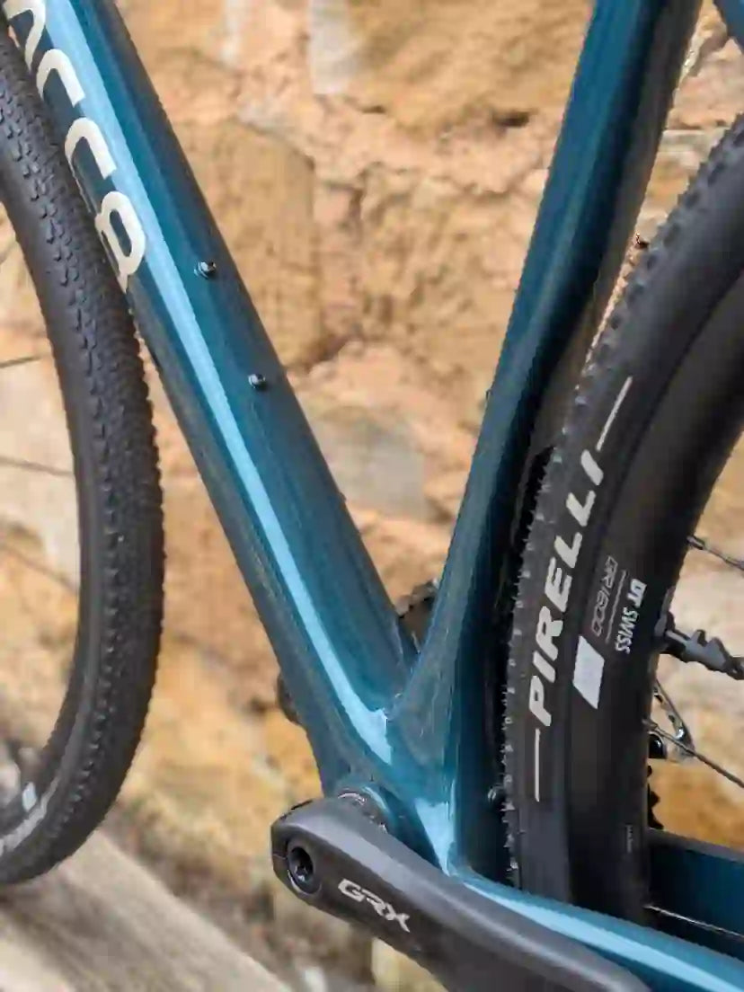 ARC8 Eero in Gloss Emerald Green. Close up of GRX Crank, Pirelli rear tyre & DT Swiss GR1600 Wheel 